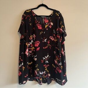 Torrid 5 Floral V-Neck Flutter Sleeve Women's Top - Black with Floral Details